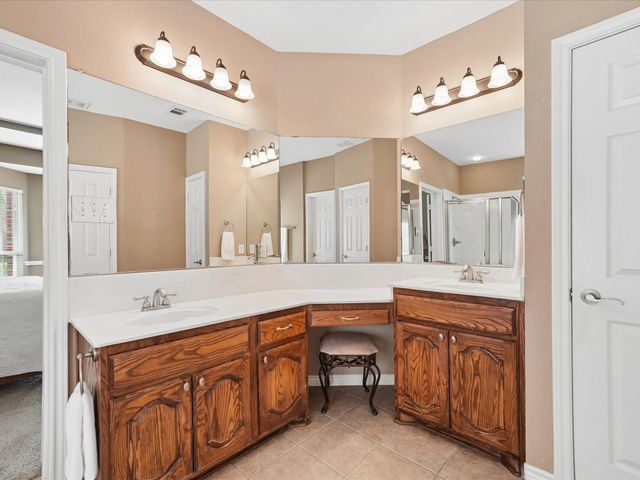 2824 Gillespie Lane, Grand Prairie, TX 75052