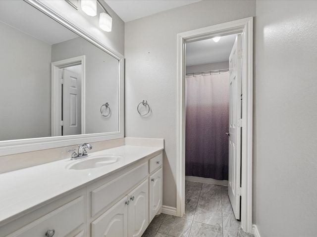 2824 Gillespie Lane, Grand Prairie, TX 75052