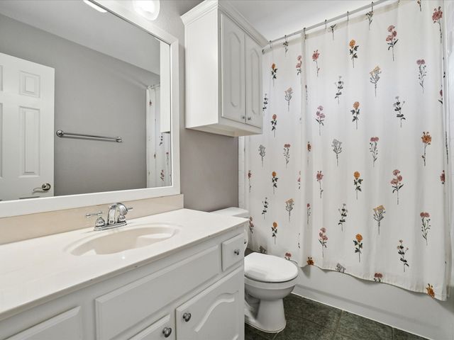 2824 Gillespie Lane, Grand Prairie, TX 75052