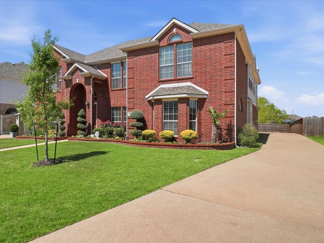 2824 Gillespie Lane, Grand Prairie, TX 75052