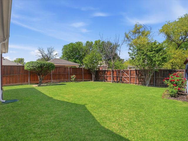 2824 Gillespie Lane, Grand Prairie, TX 75052