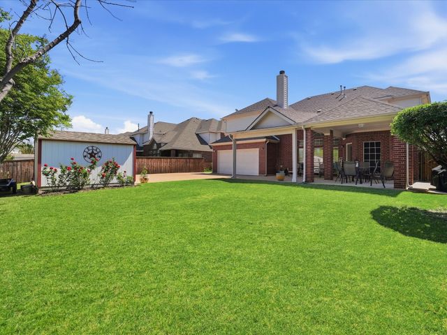 2824 Gillespie Lane, Grand Prairie, TX 75052