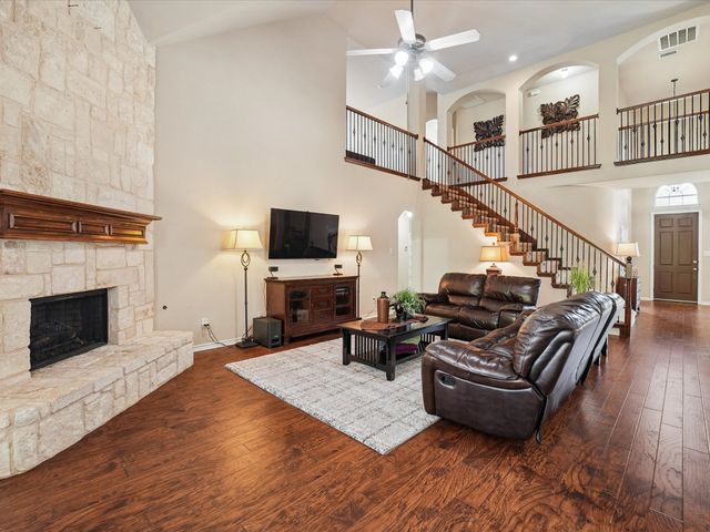 2824 Gillespie Lane, Grand Prairie, TX 75052