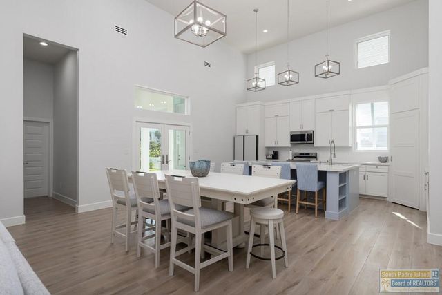 8414 Main St., South Padre Island, TX 78597