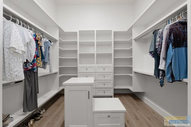 8414 Main St., South Padre Island, TX 78597