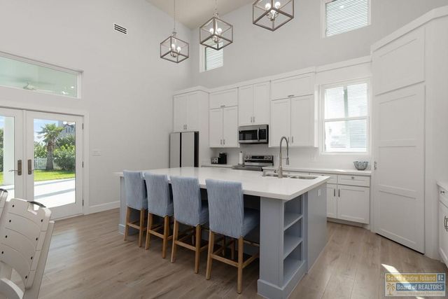 8414 Main St., South Padre Island, TX 78597