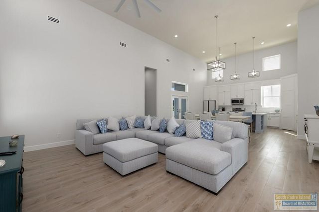 8414 Main St., South Padre Island, TX 78597