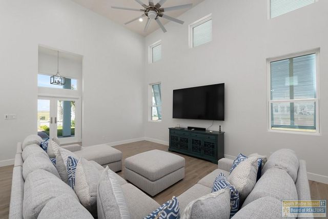 8414 Main St., South Padre Island, TX 78597