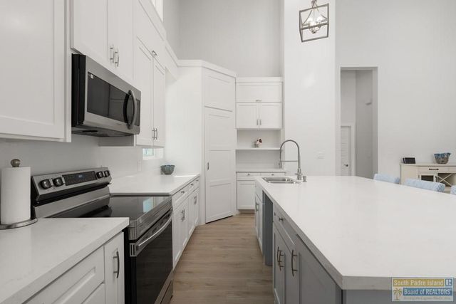 8414 Main St., South Padre Island, TX 78597