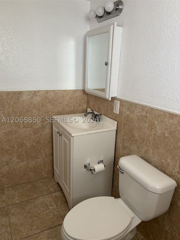 3901 SW 112th Ave 40, Miami, FL 33165