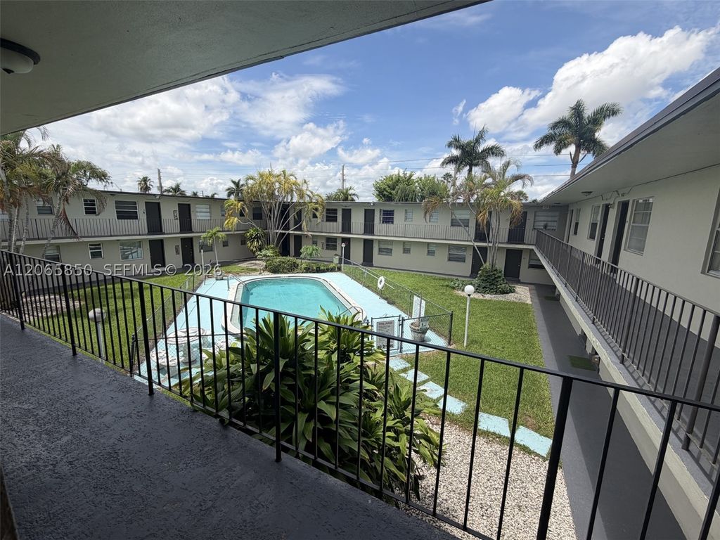 3901 SW 112th Ave 40, Miami, FL 33165