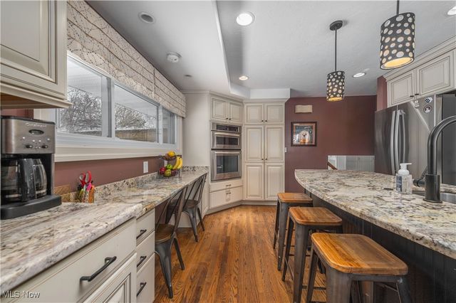 1185 Dellwood Drive, Westlake, OH 44145