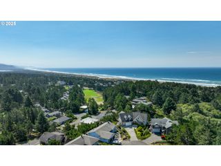 388 RIDGE Ct, Manzanita, OR 97130