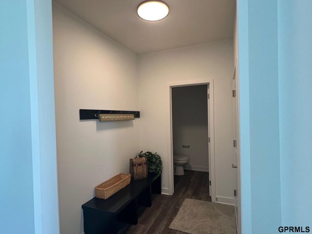 12033 Daniell Road, Bellevue, NE 68123