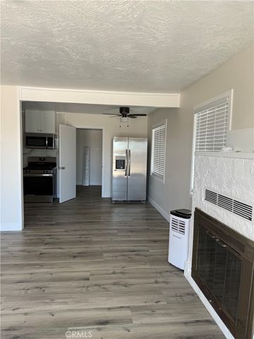 9966 Locust Avenue, Hesperia, CA 92345