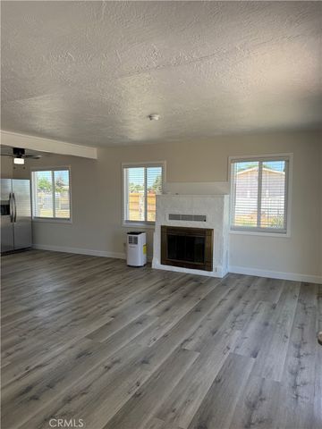 9966 Locust Avenue, Hesperia, CA 92345