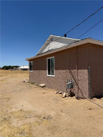 9966 Locust Avenue, Hesperia, CA 92345