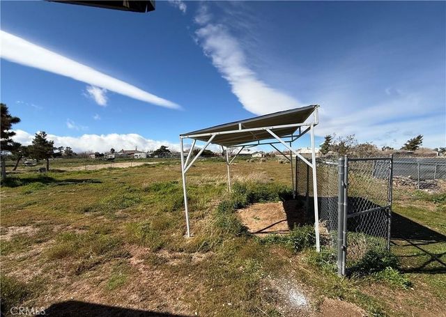 9966 Locust Avenue, Hesperia, CA 92345