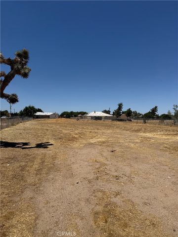 9966 Locust Avenue, Hesperia, CA 92345