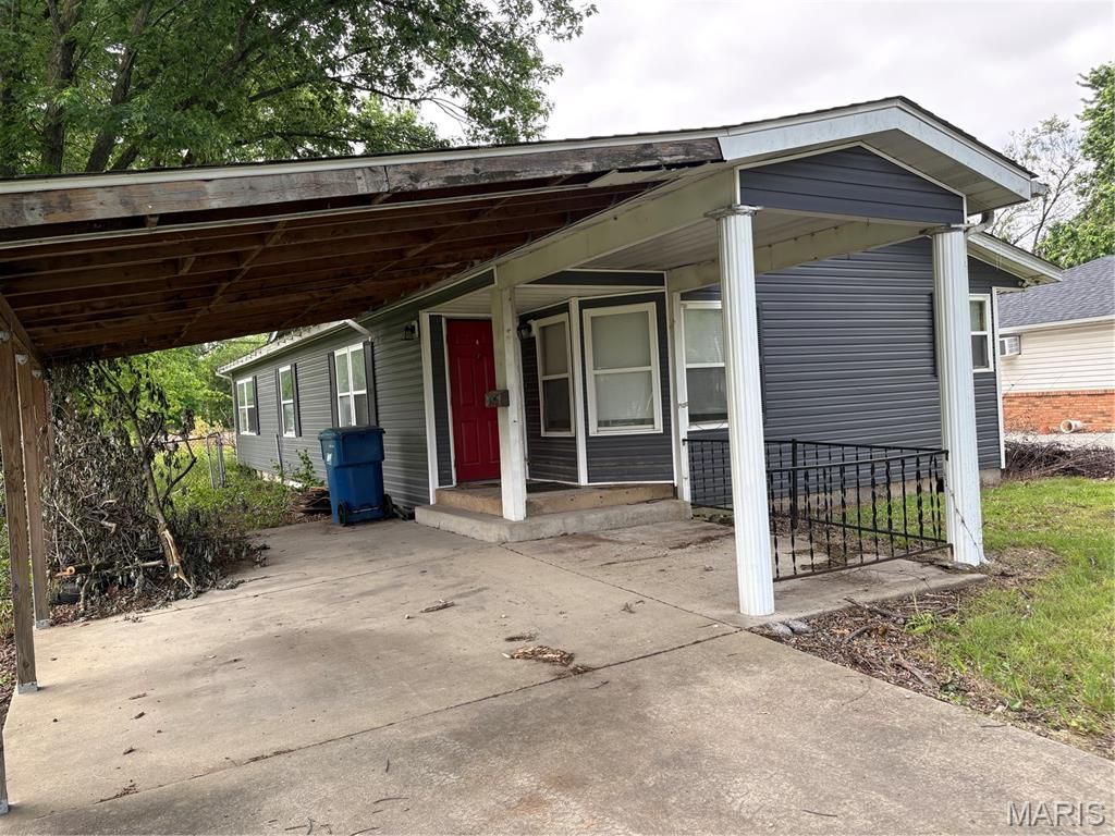 306 W 5th Street, Cahokia, IL 62206