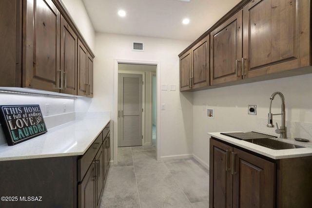 761 N Lazy J Way, Tucson, AZ 85748