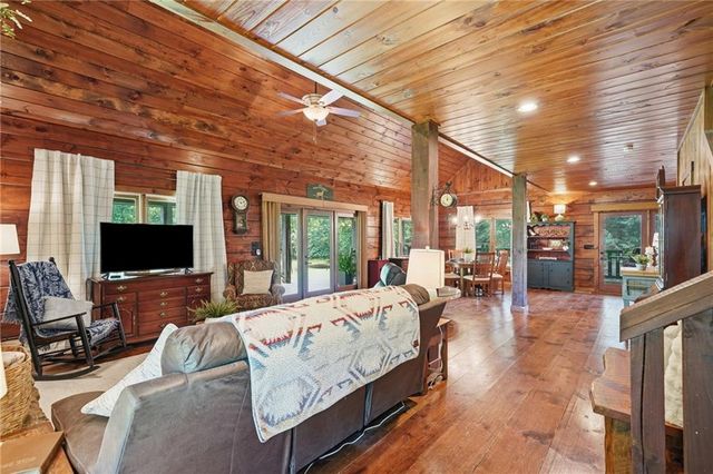965 Bell Road, Mineral Bluff, GA 30559