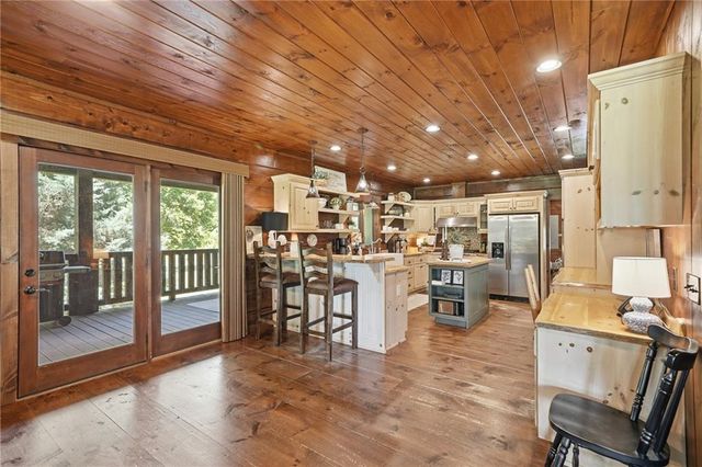 965 Bell Road, Mineral Bluff, GA 30559