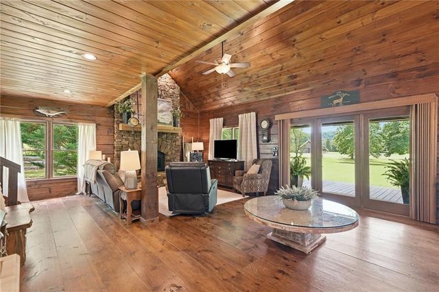 965 Bell Road, Mineral Bluff, GA 30559
