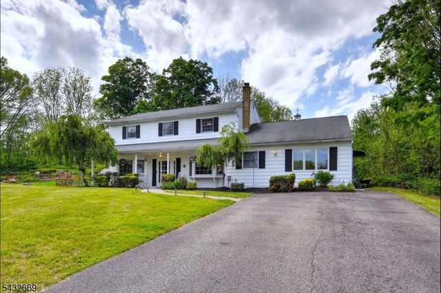 25 Carol Dr, Vernon Twp., NJ 07418