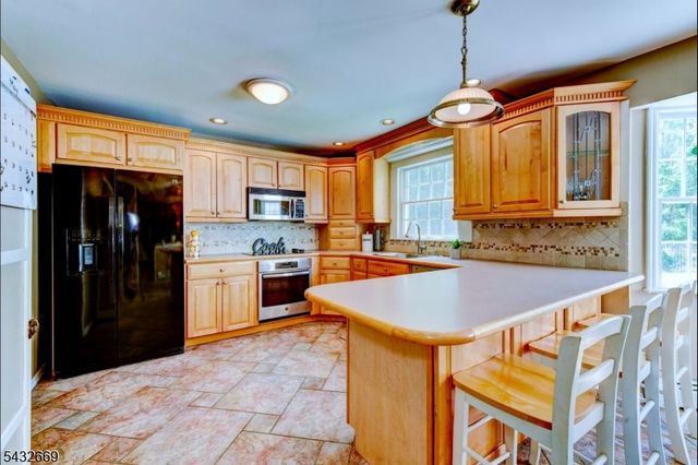 25 Carol Dr, Vernon Twp., NJ 07418