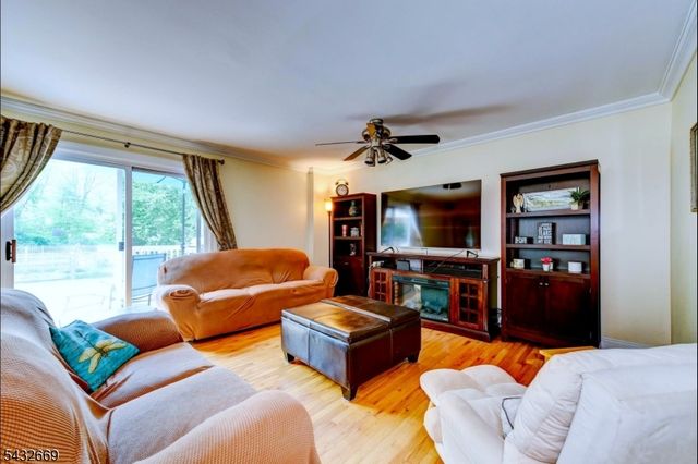 25 Carol Dr, Vernon Twp., NJ 07418