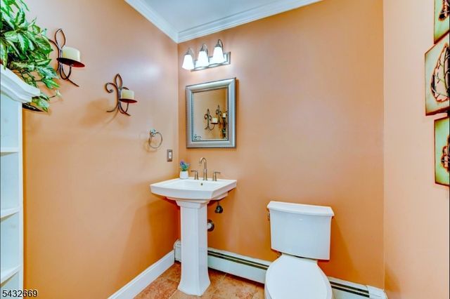 25 Carol Dr, Vernon Twp., NJ 07418