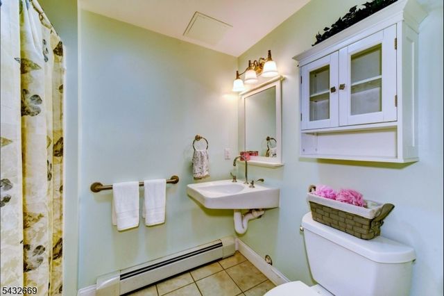 25 Carol Dr, Vernon Twp., NJ 07418