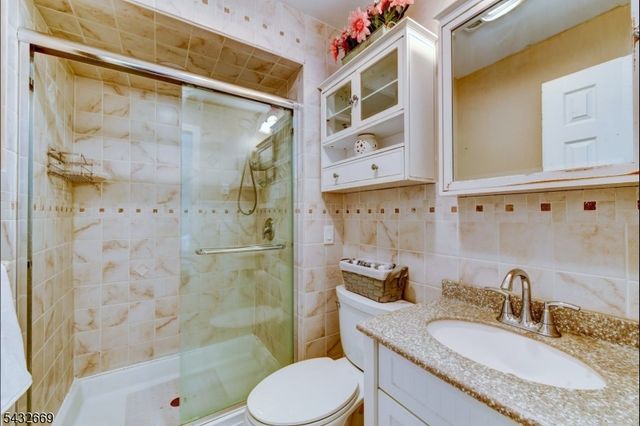25 Carol Dr, Vernon Twp., NJ 07418