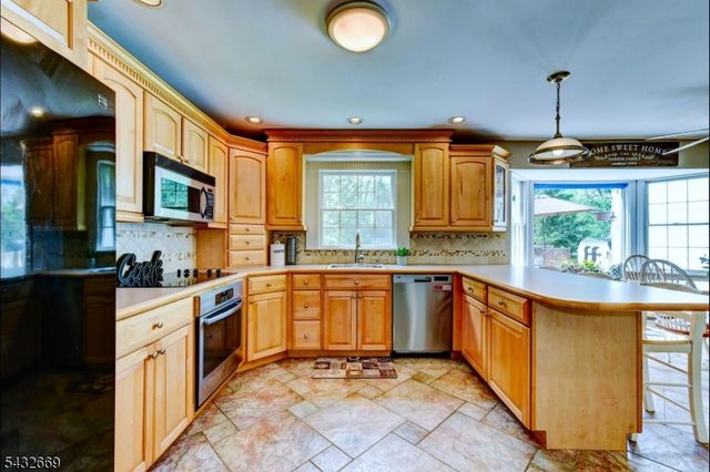 25 Carol Dr, Vernon Twp., NJ 07418