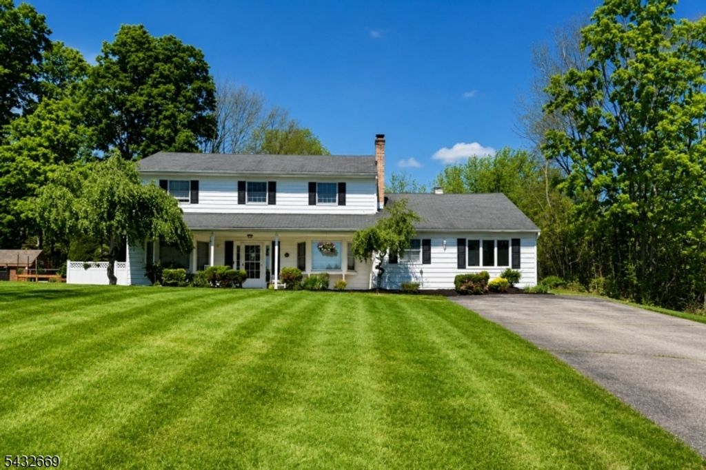 25 Carol Dr, Vernon Twp., NJ 07418