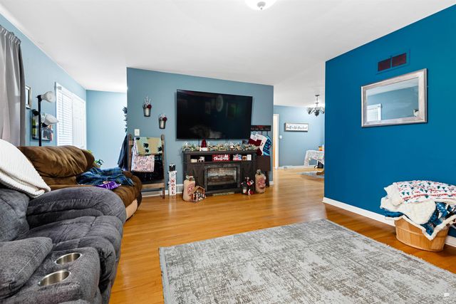 2408 Buena Vista, Manhattan, KS 66502