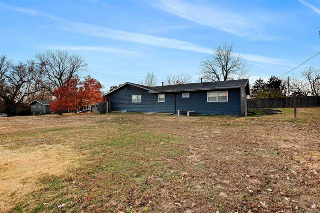 2408 Buena Vista, Manhattan, KS 66502