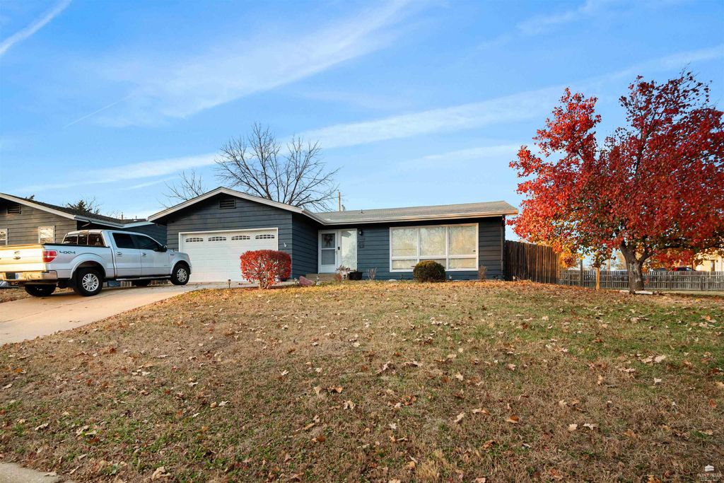 2408 Buena Vista, Manhattan, KS 66502