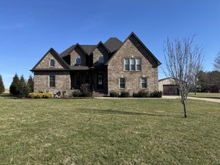 651 Bradford Dr, Gallatin, TN 37066