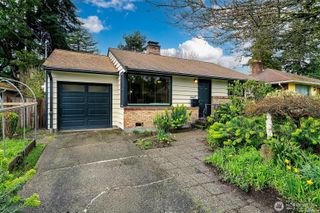 7025 25th Avenue NE, Seattle, WA 98115