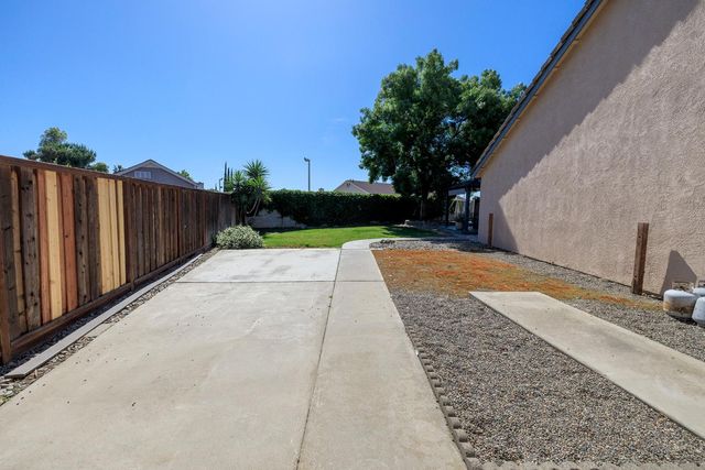 1336 Tranquil Ln, Ceres, CA 95307