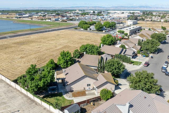 1336 Tranquil Ln, Ceres, CA 95307