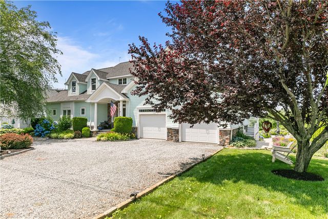 121 Seaside Drive, Jamestown, RI 02835