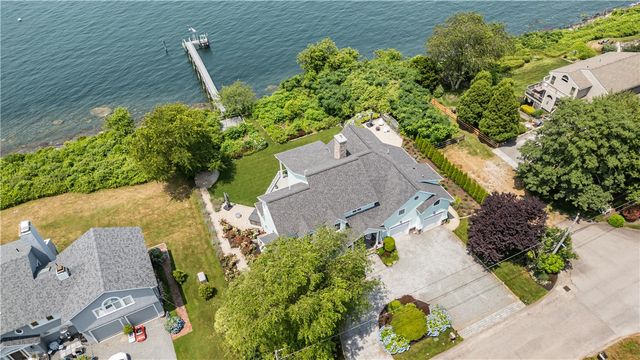 121 Seaside Drive, Jamestown, RI 02835