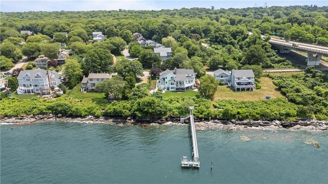 121 Seaside Drive, Jamestown, RI 02835