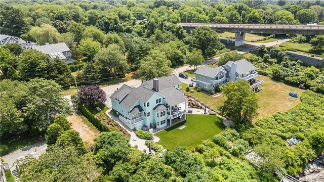 121 Seaside Drive, Jamestown, RI 02835