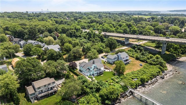 121 Seaside Drive, Jamestown, RI 02835