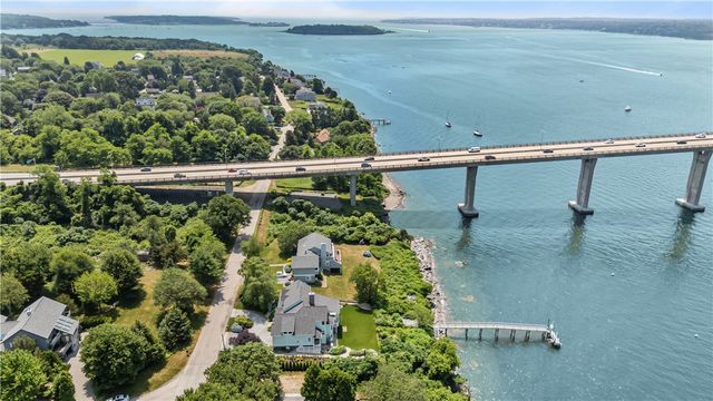 121 Seaside Drive, Jamestown, RI 02835
