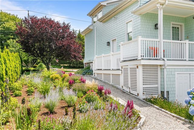 121 Seaside Drive, Jamestown, RI 02835